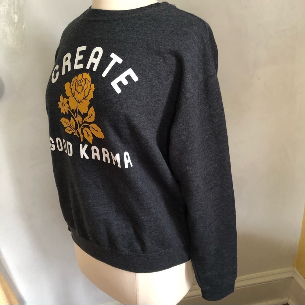 Awake Grey cozy Create Good Karma sweatshirt size Medium 60%cotton 40%polyester - Picture 5 of 6